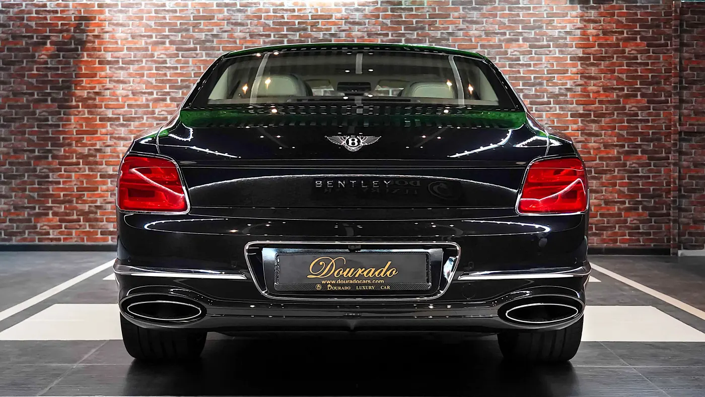 Discover the Bentley Flying Spur prestigious British performance flagship sedan