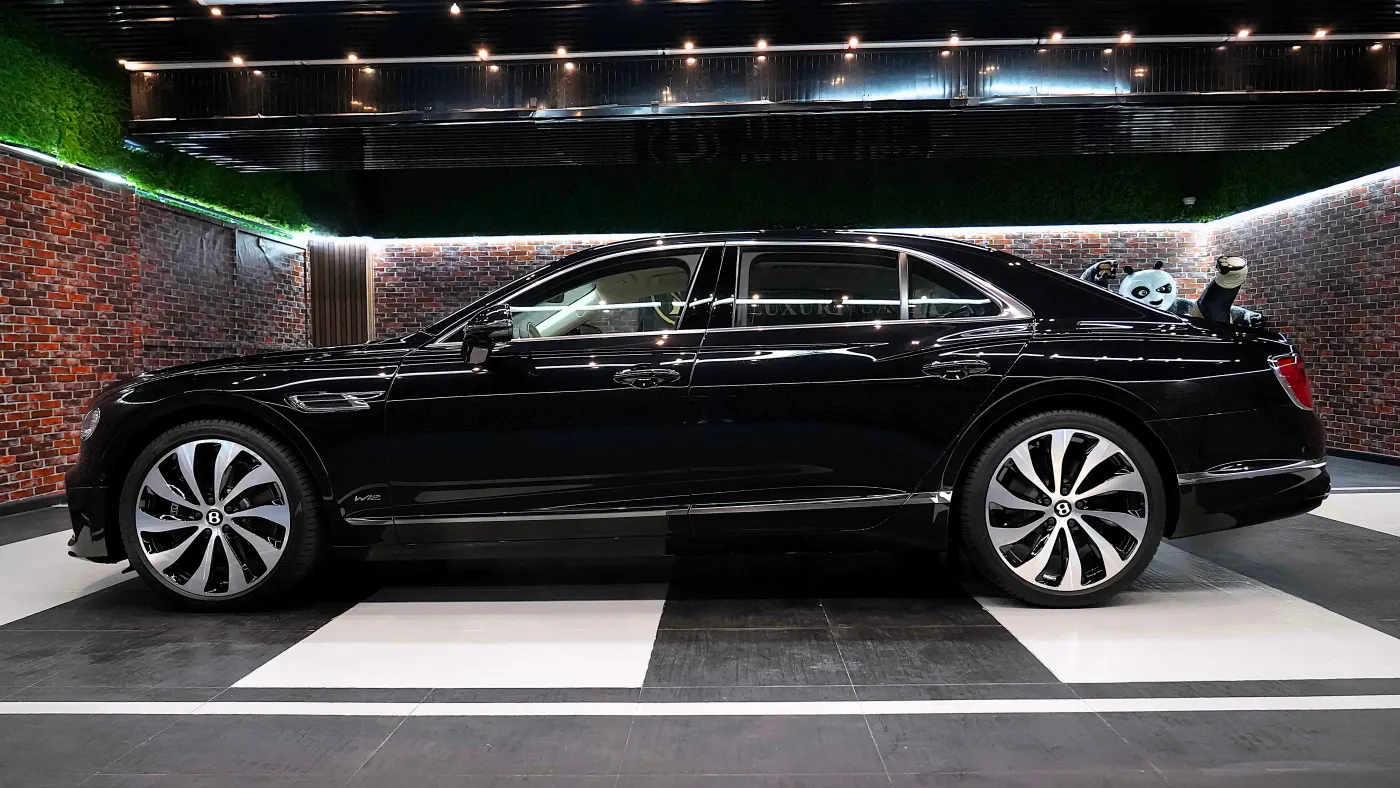 Prestige, effortless speed, and bespoke elegance with Bentley Flying Spur in Dubai