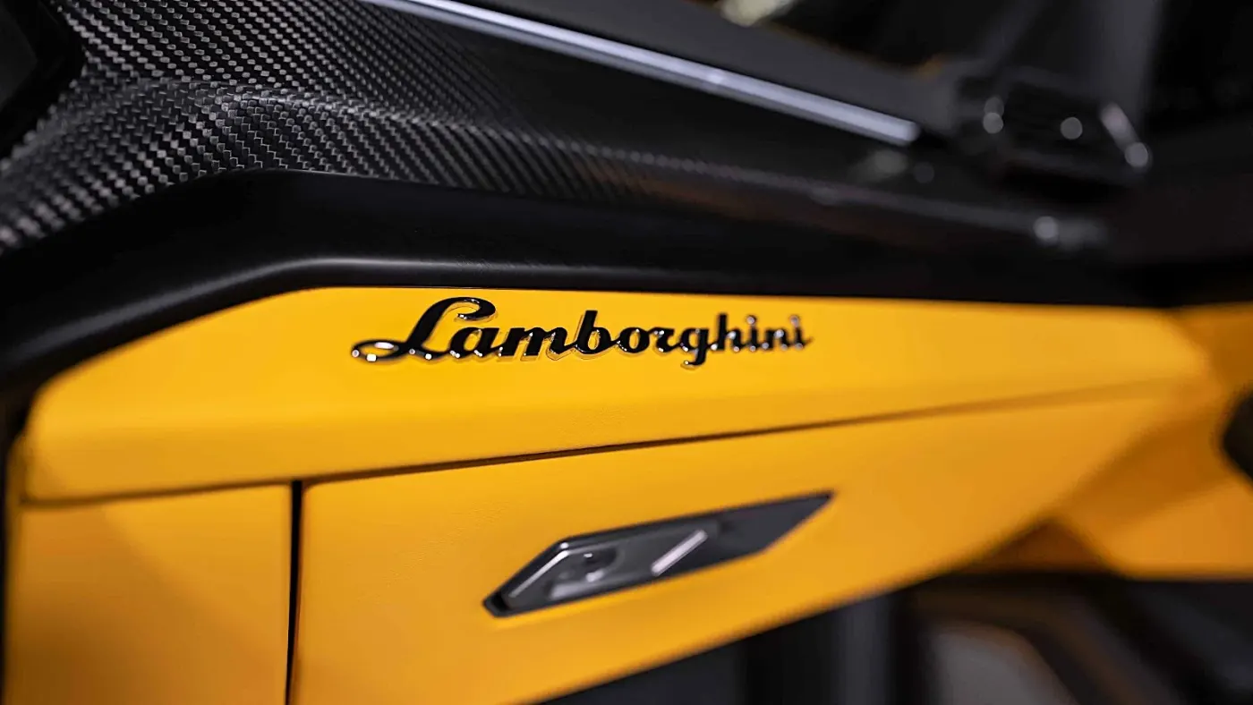 Own Lamborghini Urus S ultimate Italian high-performance luxury SUV in Dubai