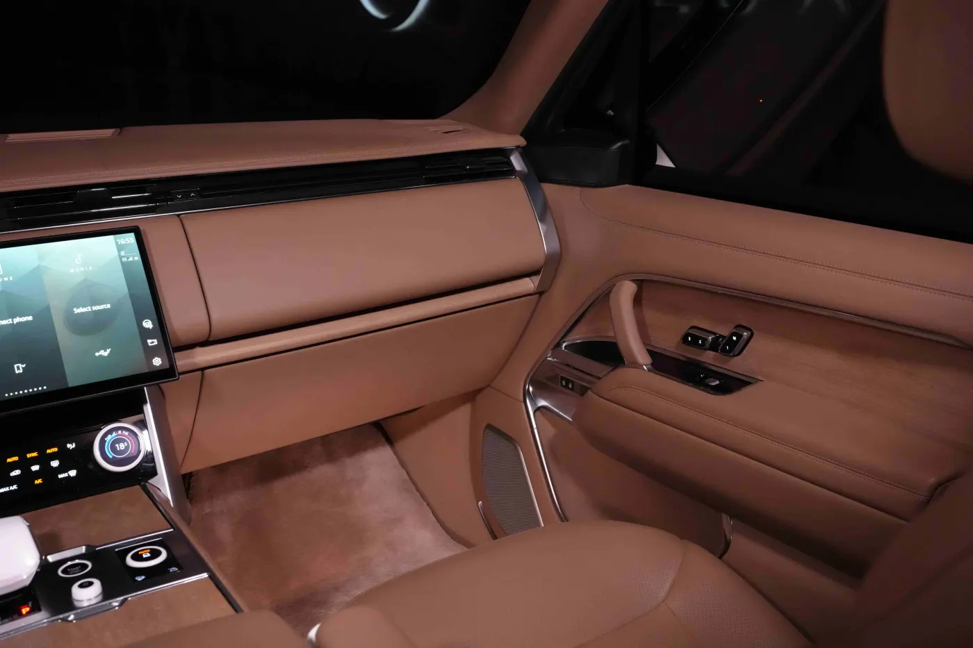 Exclusive Land Rover Range Rover Aspen SVX Shadow Edition Onyx Concept Long Wheelbase tailored specifically for high-end collectors and executive buyers