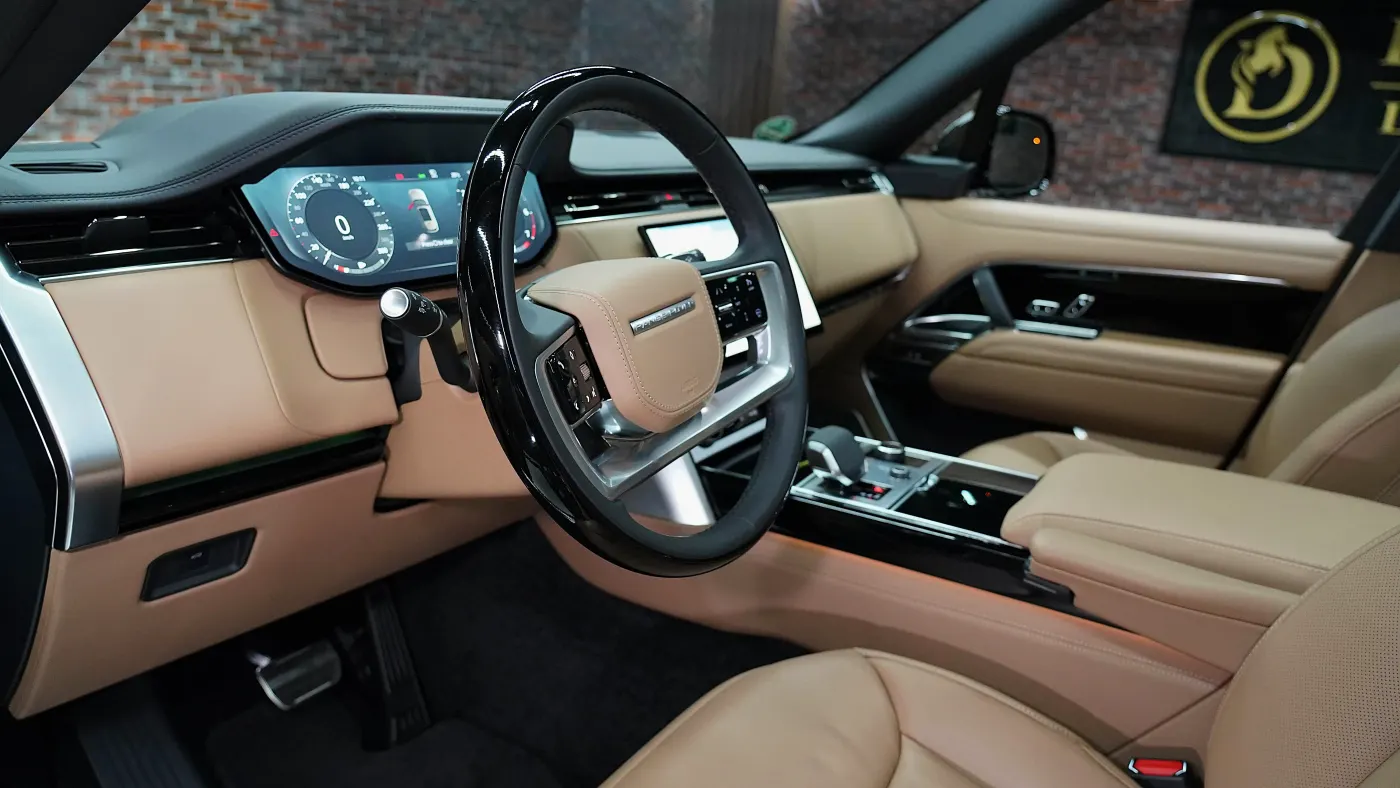 Exclusive Land Rover Range Rover Autobiography P530 SWB tailored specifically for distinguished drivers and luxury performance enthusiasts