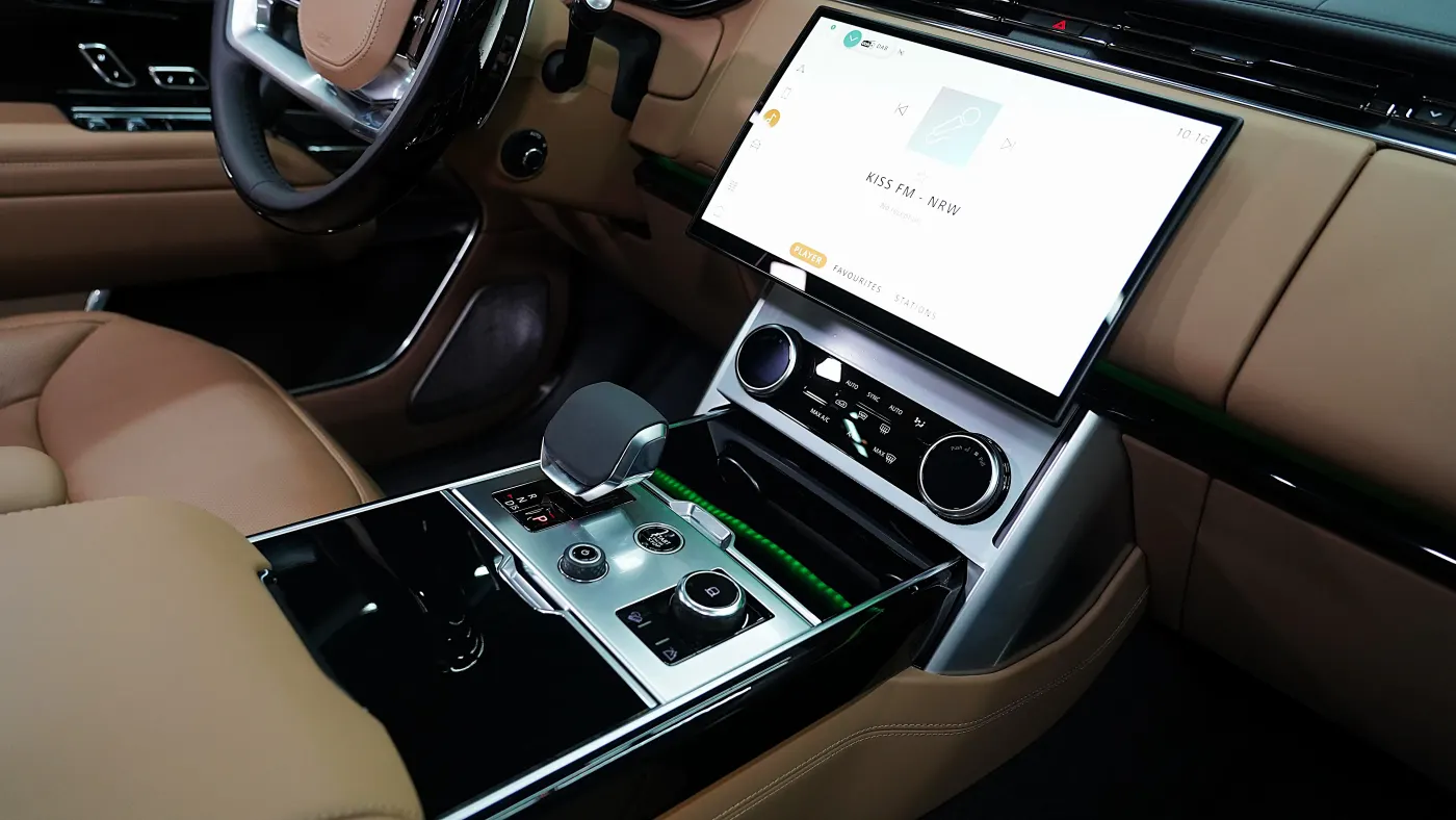 Own Land Rover Range Rover Autobiography P530 SWB ultimate British high-performance agile luxury SUV in Dubai