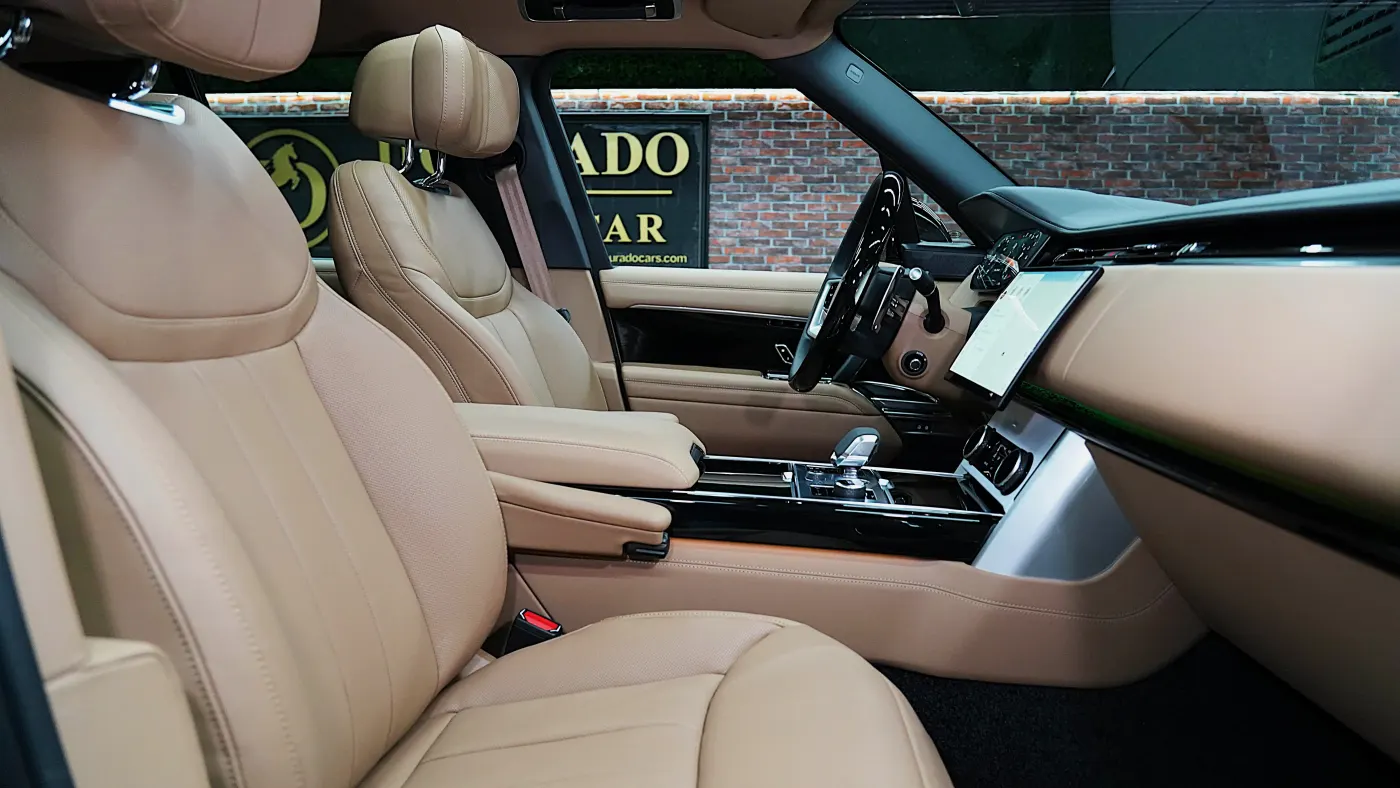Explore the exclusive Land Rover Range Rover Autobiography P530 SWB luxury collection in Dubai UAE
