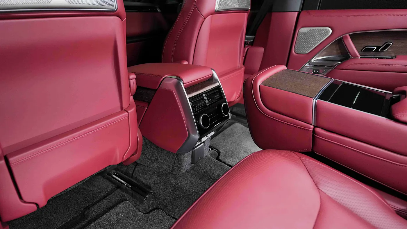 Own Land Rover Range Rover Autobiography P530 SWB ultimate British high-performance agile luxury SUV in Dubai
