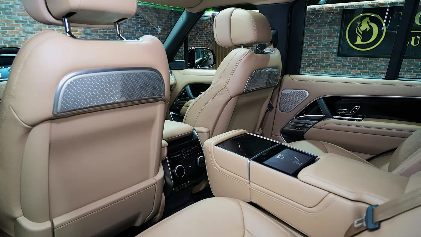 Buy Land Rover Range Rover Autobiography P530 SWB twin-turbo V8 luxury driver-focused SUV in UAE