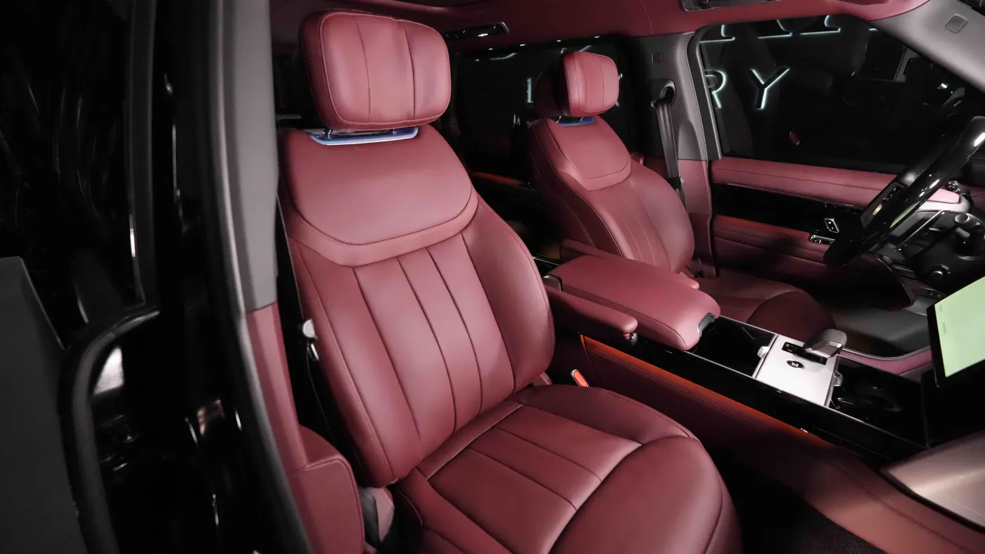 Discover Land Rover Range Rover Autobiography P530 Long Wheelbase at Dubai luxury showroom