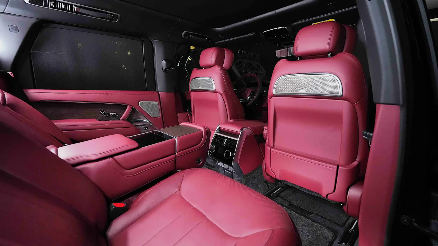 Discover Land Rover Range Rover Autobiography P530 SWB short wheelbase luxury SUV at Dourado Luxury Car showroom