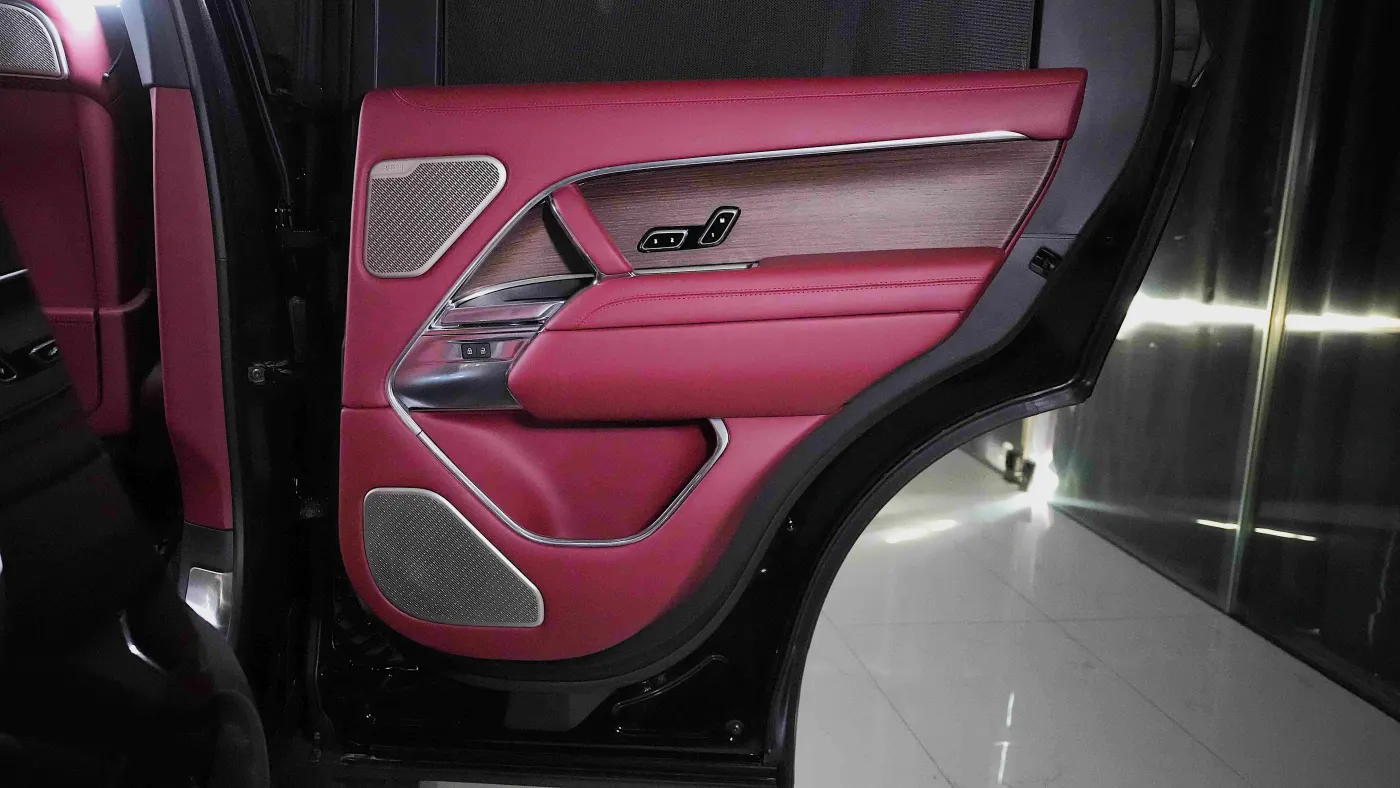 Land Rover Range Rover Autobiography P530 SWB ultra-luxury performance SUV for sale in Dubai showroom