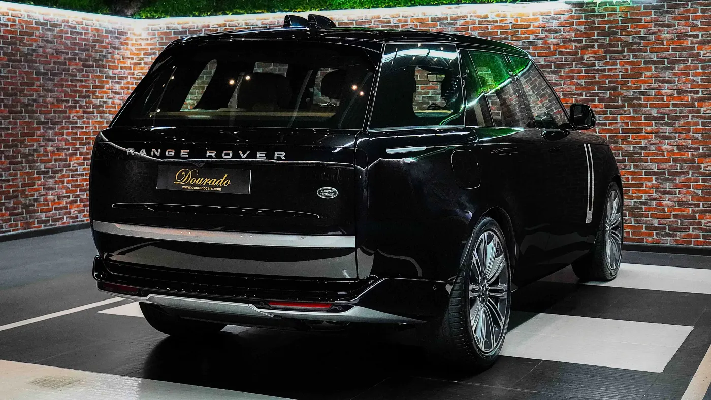 Explore Land Rover Range Rover Autobiography P530 SWB exclusive vehicle lineup for sale in Dubai UAE