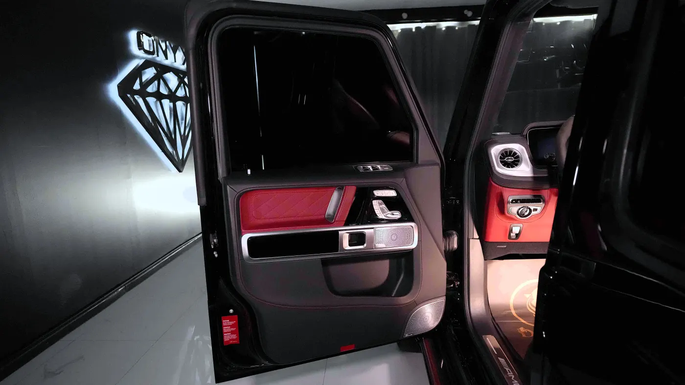 Discover the Mercedes-Benz G63 AMG G7X Onyx Kit premium performance SUV