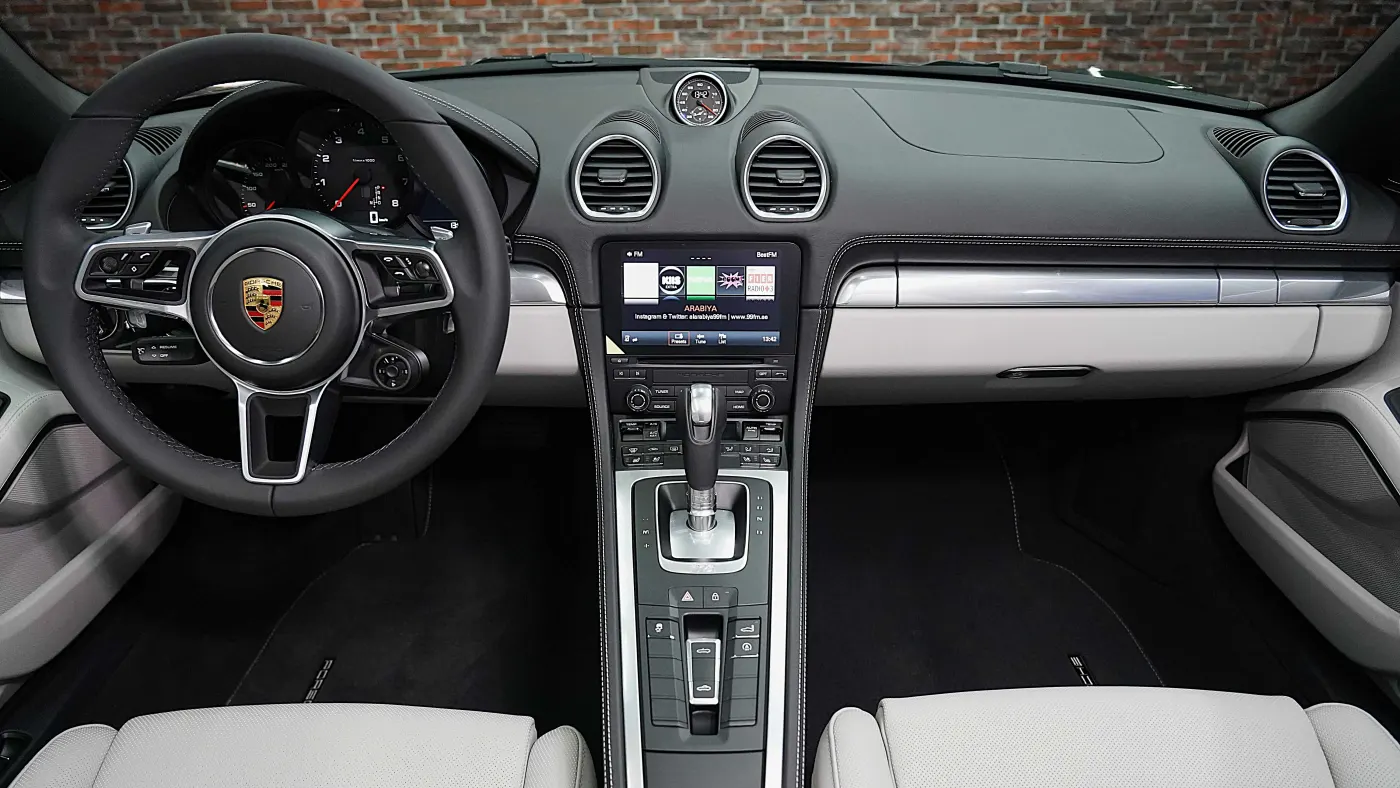 Purchase Porsche 718 Boxster from luxury car dealer UAE
