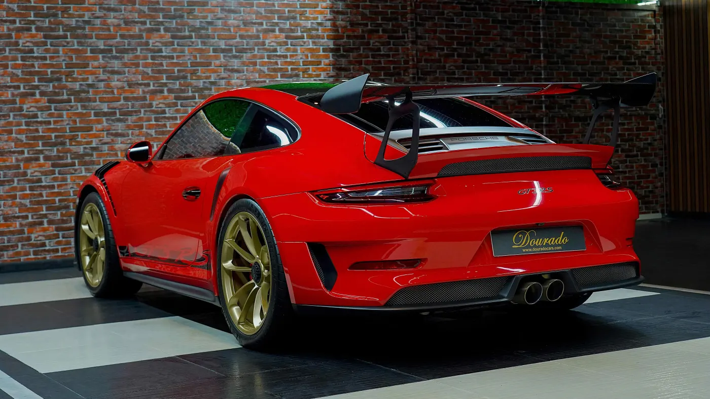 Purchase the Porsche 911 GT3 RS | Weissach RS Package