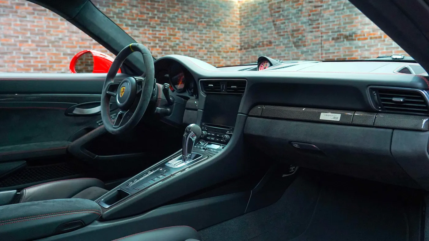 Explore the exclusive Porsche 911 GT3 RS Weissach RS Package collection UAE