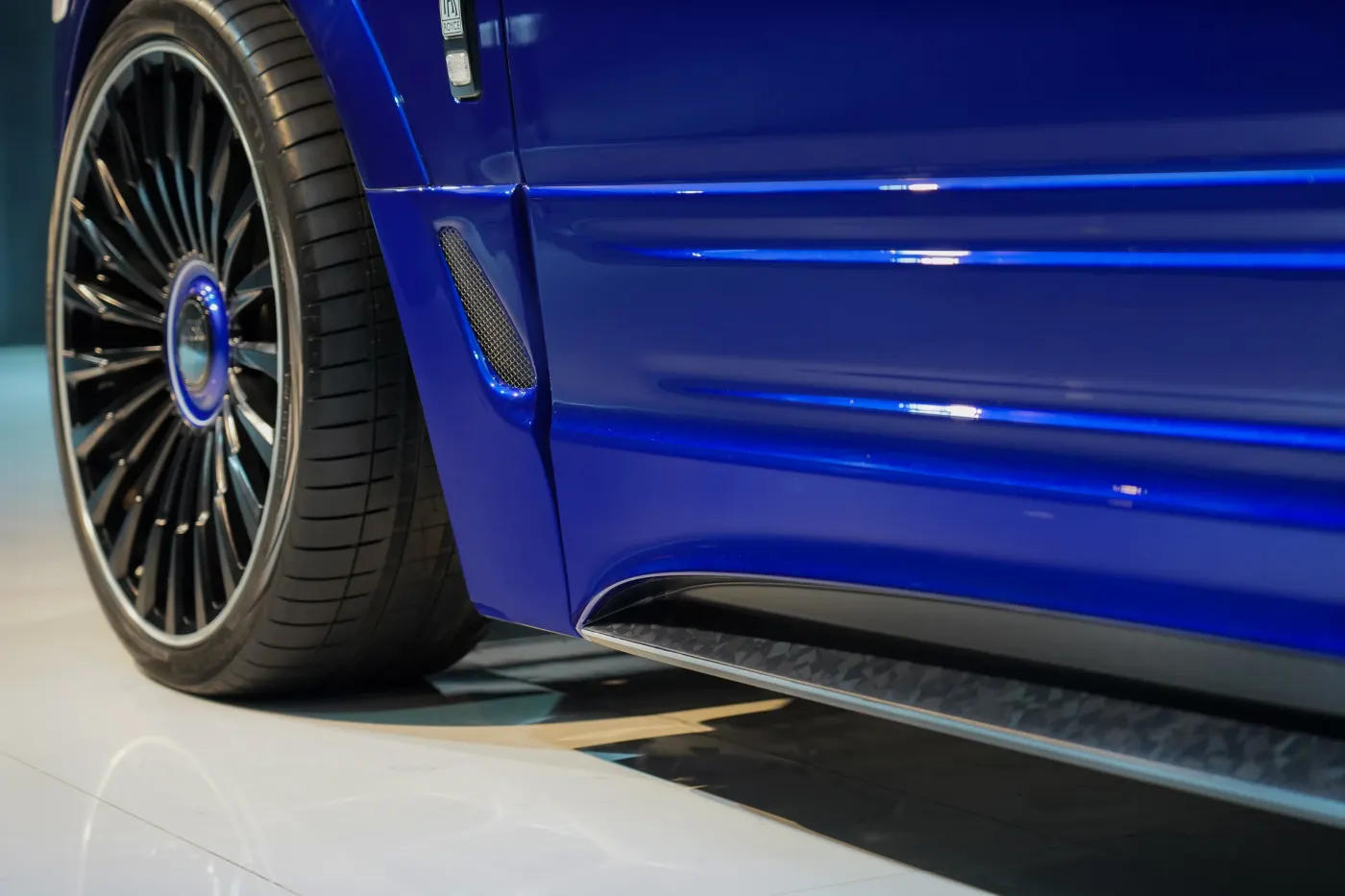 Discover the Rolls-Royce Cullinan by Onyx Concept Deep Salamanca Blue prestigious bespoke flagship SUV