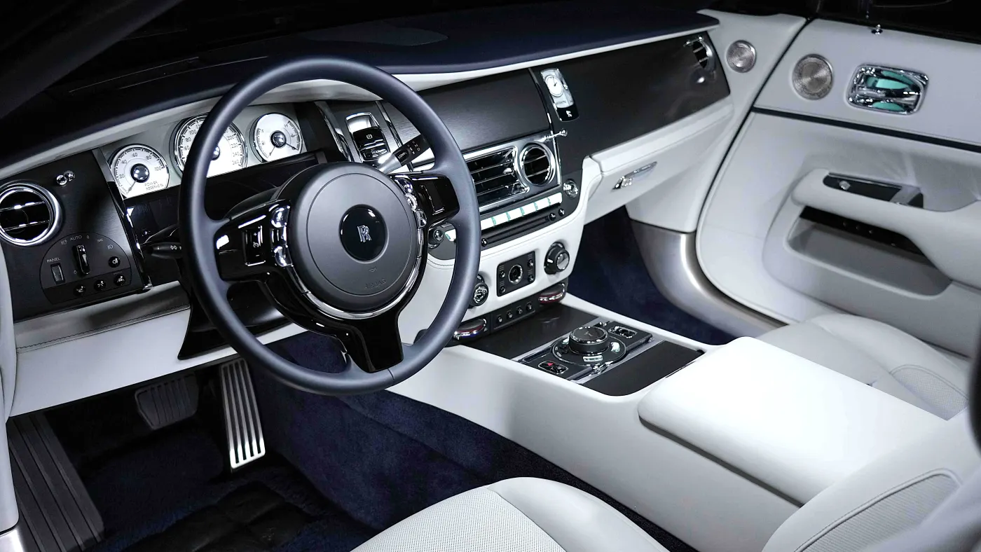 Prestige and elegance with Rolls-Royce Dawn by Onyx Concept in Dubai