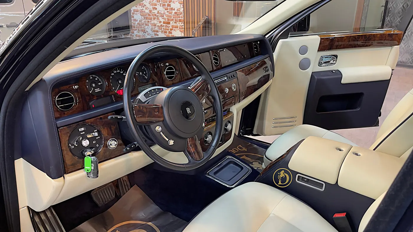 Rolls-Royce Phantom Extended premium sedan for discerning buyers