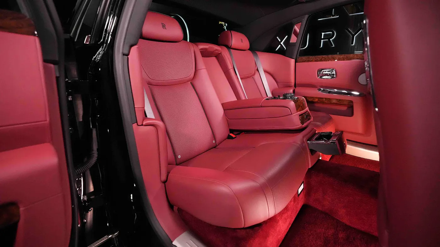 Purchase Rolls-Royce Ghost from exclusive luxury car dealer UAE