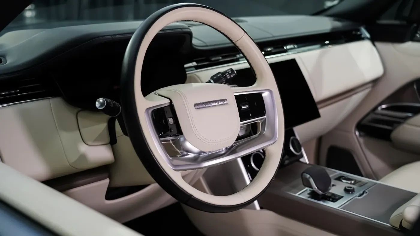 Discover Land Rover Range Rover Autobiography premium SUV in Dubai showroom