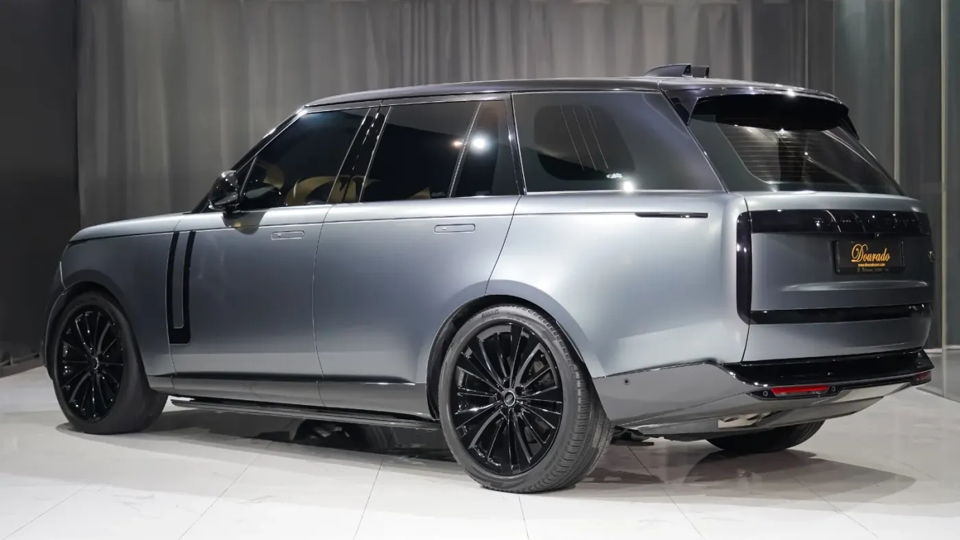 Purchase Range Rover Autobiography P530 luxury automobile from UAE showroom