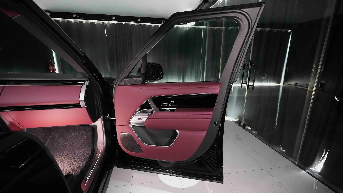 Purchase Range Rover Autobiography P530 from luxury car dealer UAE