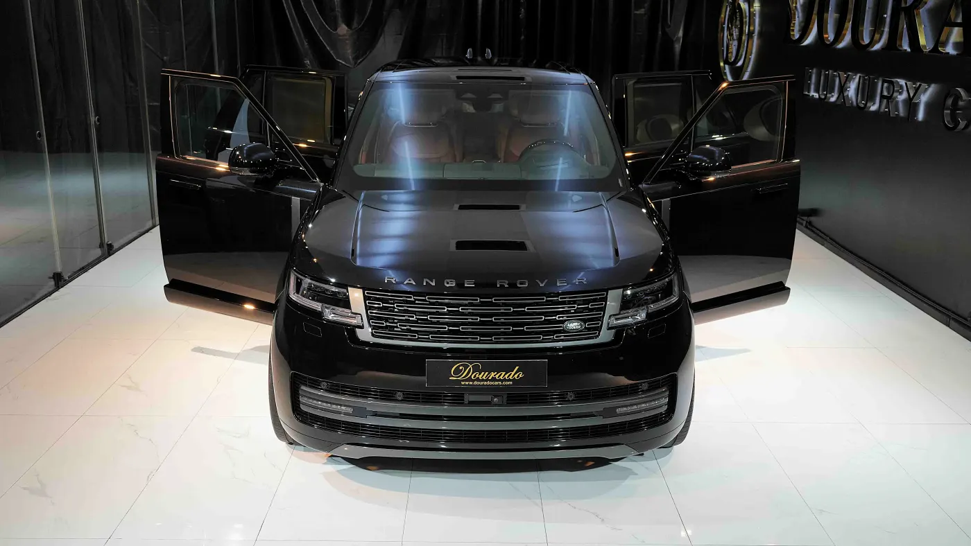 Purchase Range Rover Autobiography premium automobile from Dubai showroom