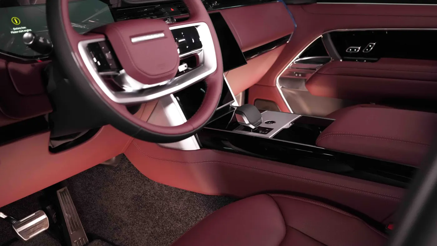 Range Rover Autobiography P530 exclusive SUV collection in Dubai