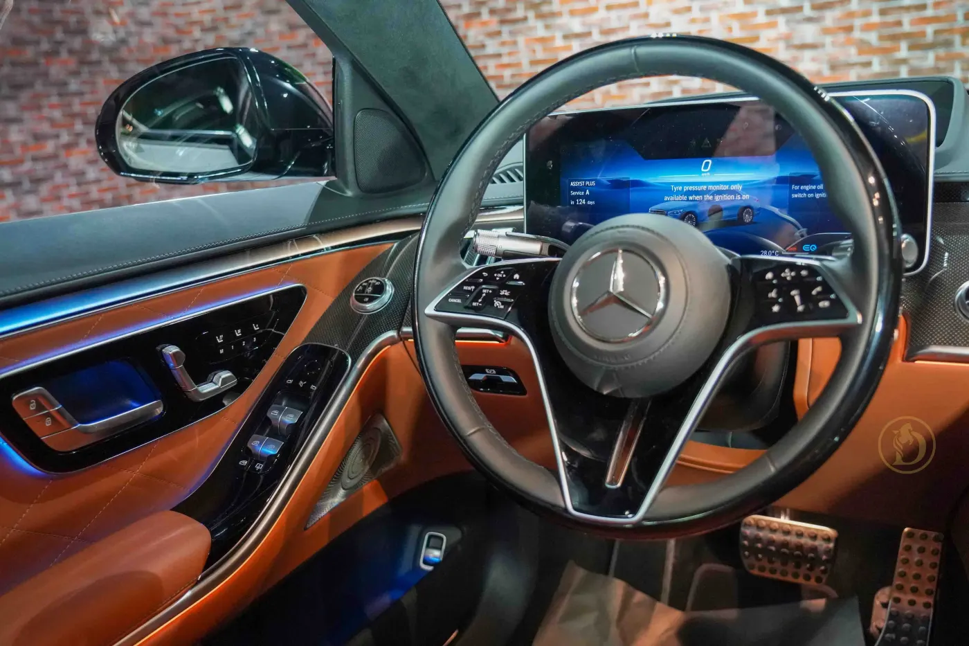 Mercedes-Benz S500 luxury sedan for sale in Dubai