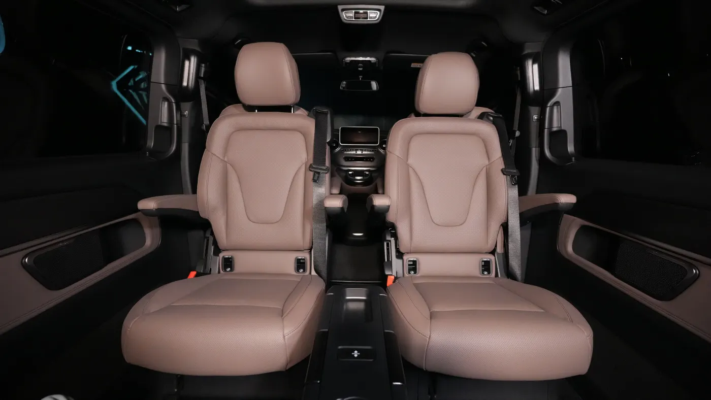 Buy Mercedes-Benz V250D Maybach Kit exclusive black vehicle for sale