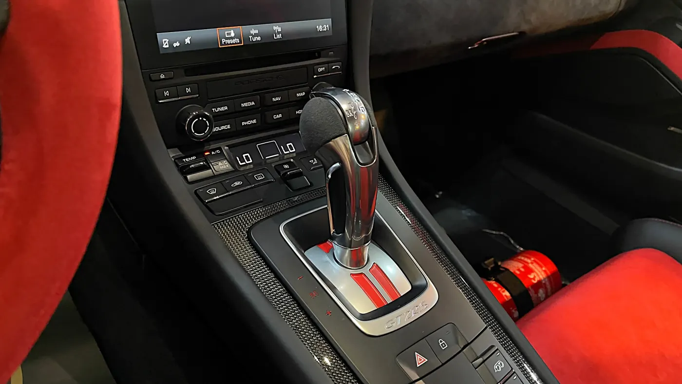 Buy Porsche 911 GT2 RS luxury sports car in UAE