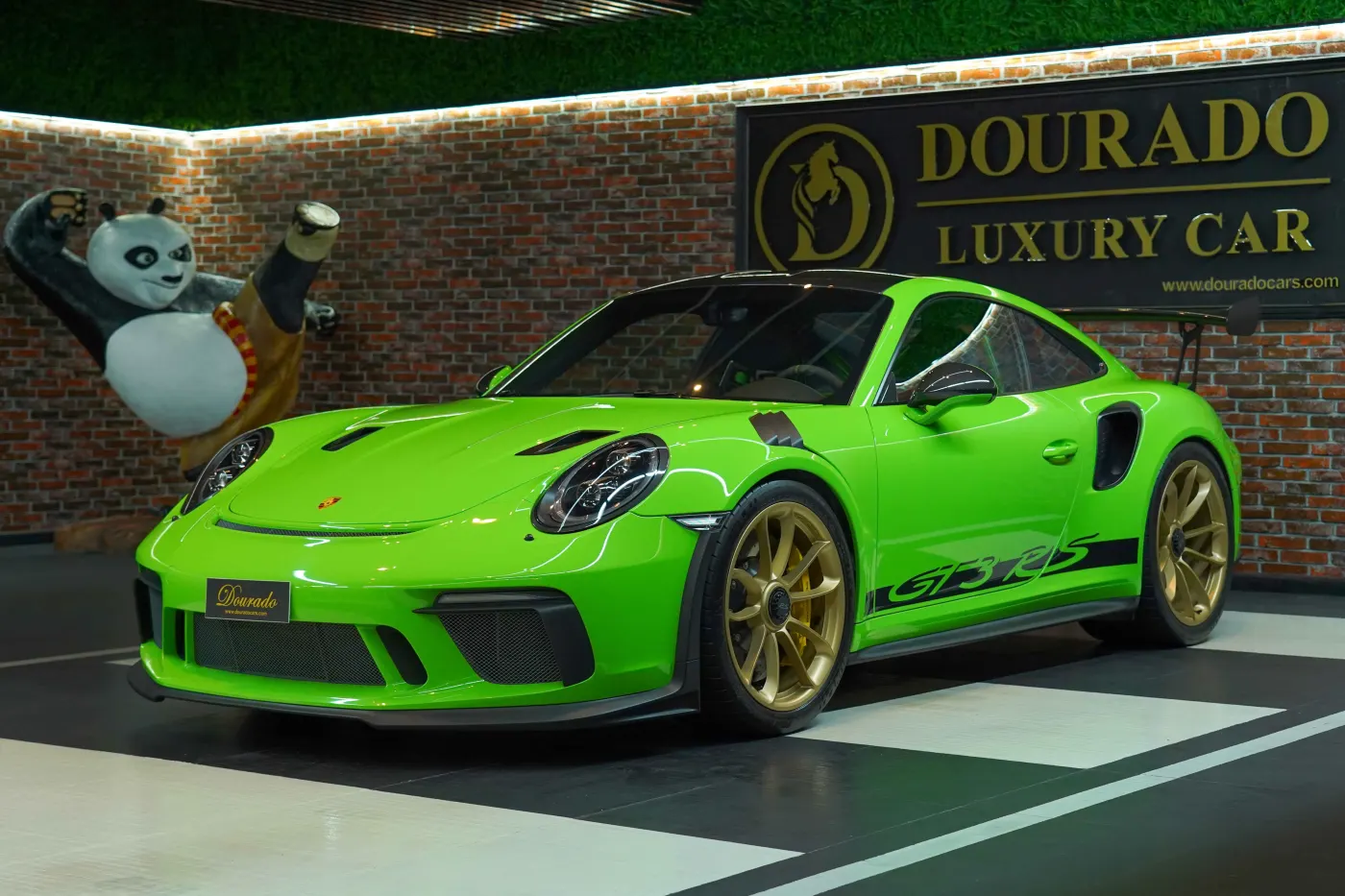 Buy Porsche 911 GT3 RS premium collector car in UAE