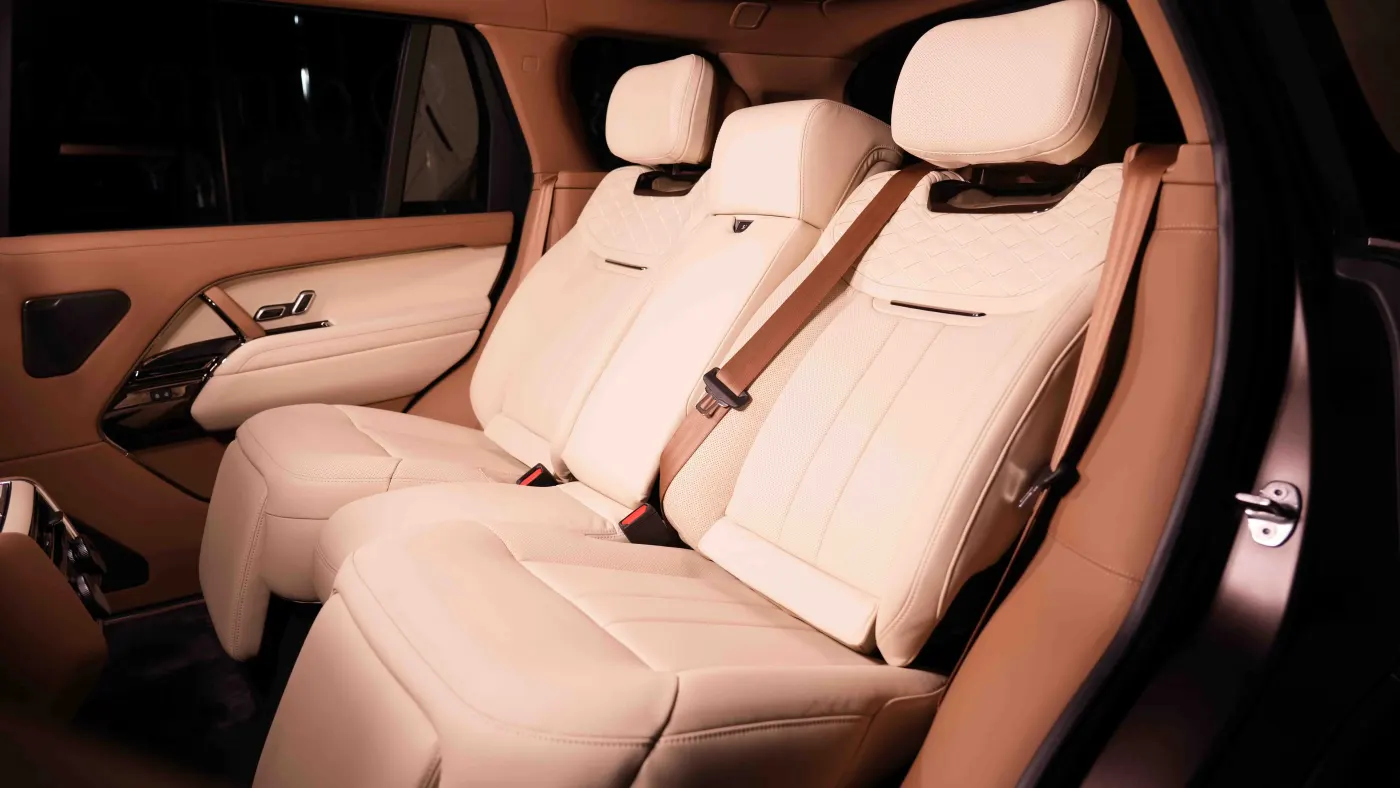 Purchase Range Rover Autobiography SV from luxury car dealer UAE