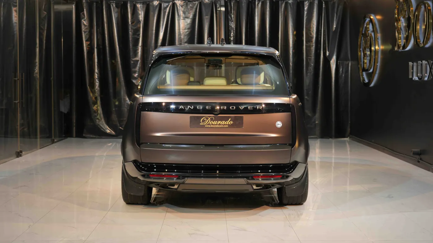 Purchase Range Rover Autobiography SV luxury automobile from UAE showroom