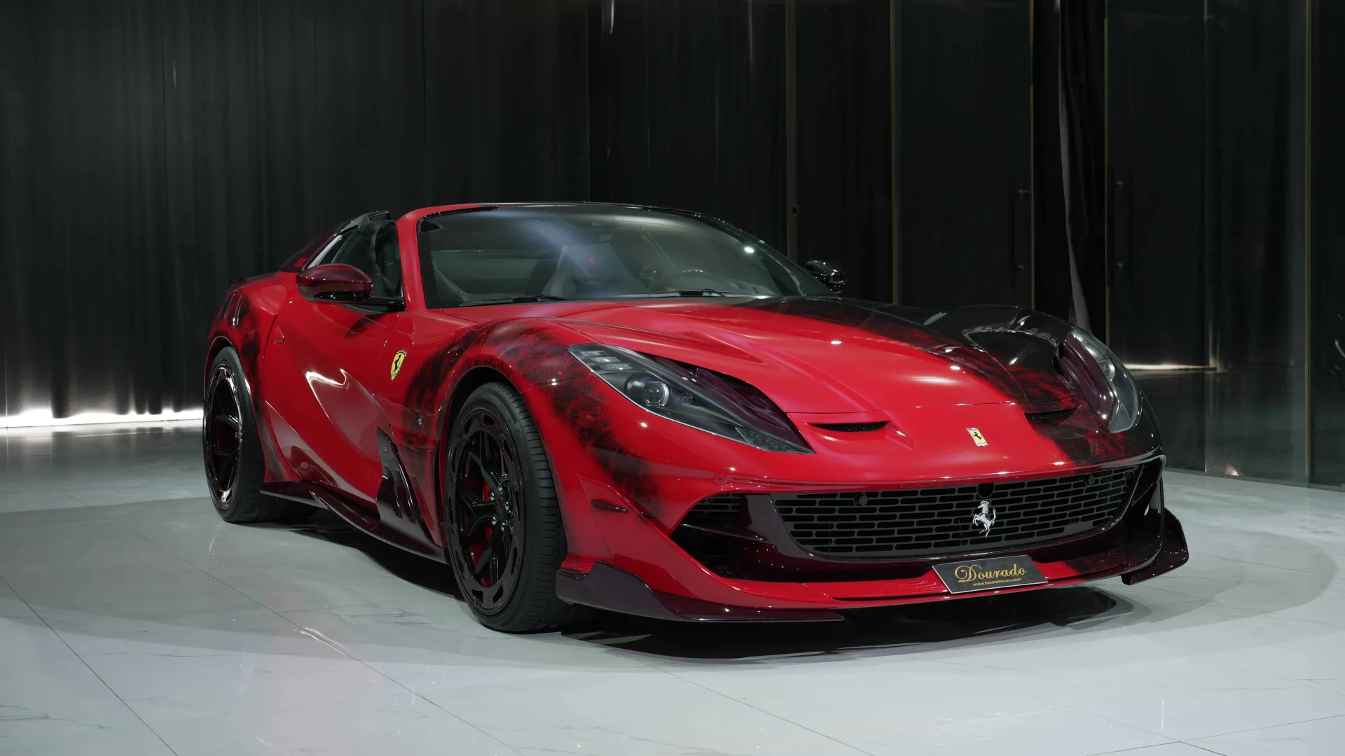Ferrari 812 GTS forged alloy wheels and high-performance braking system