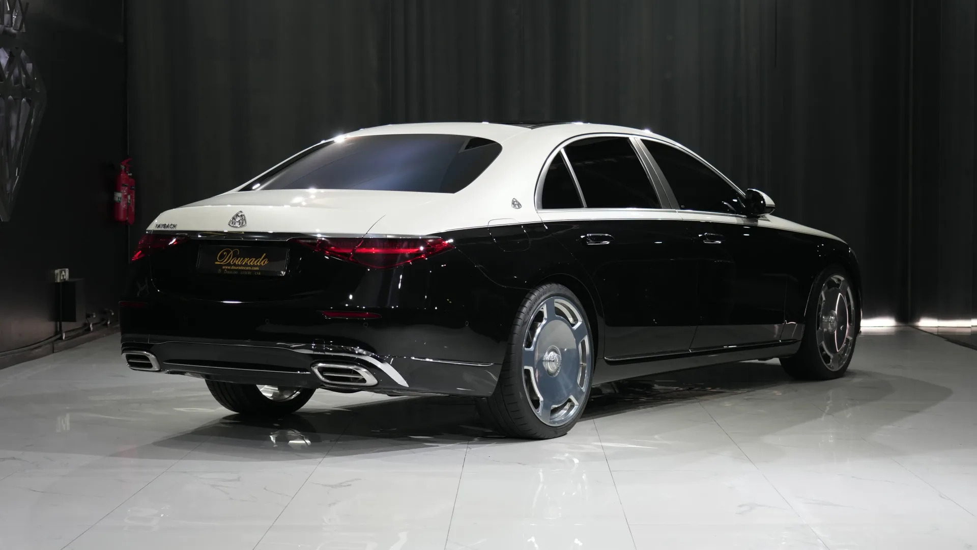 Mercedes-Maybach S580 chauffeur luxury sedan