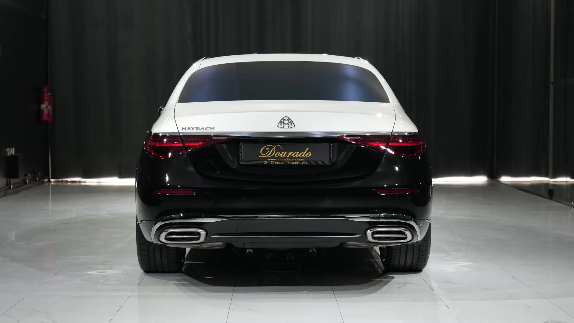 Mercedes-Maybach S580 premium rear cabin