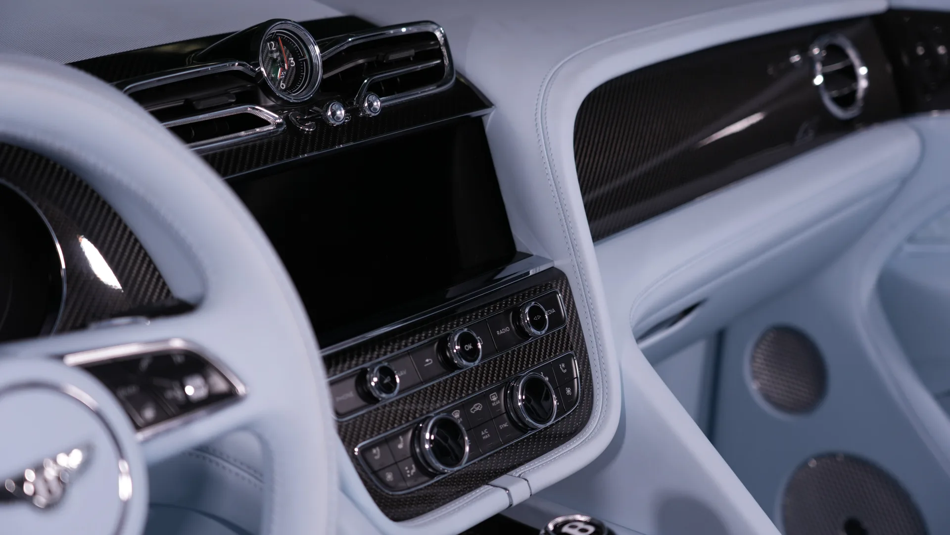 Trusted luxury car dealer in Dubai for Bentley Bentayga Onyx Concept